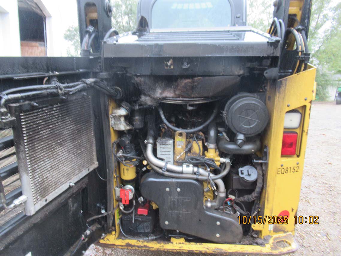 2021 Caterpillar 242D3 Skid Steer - Image 4