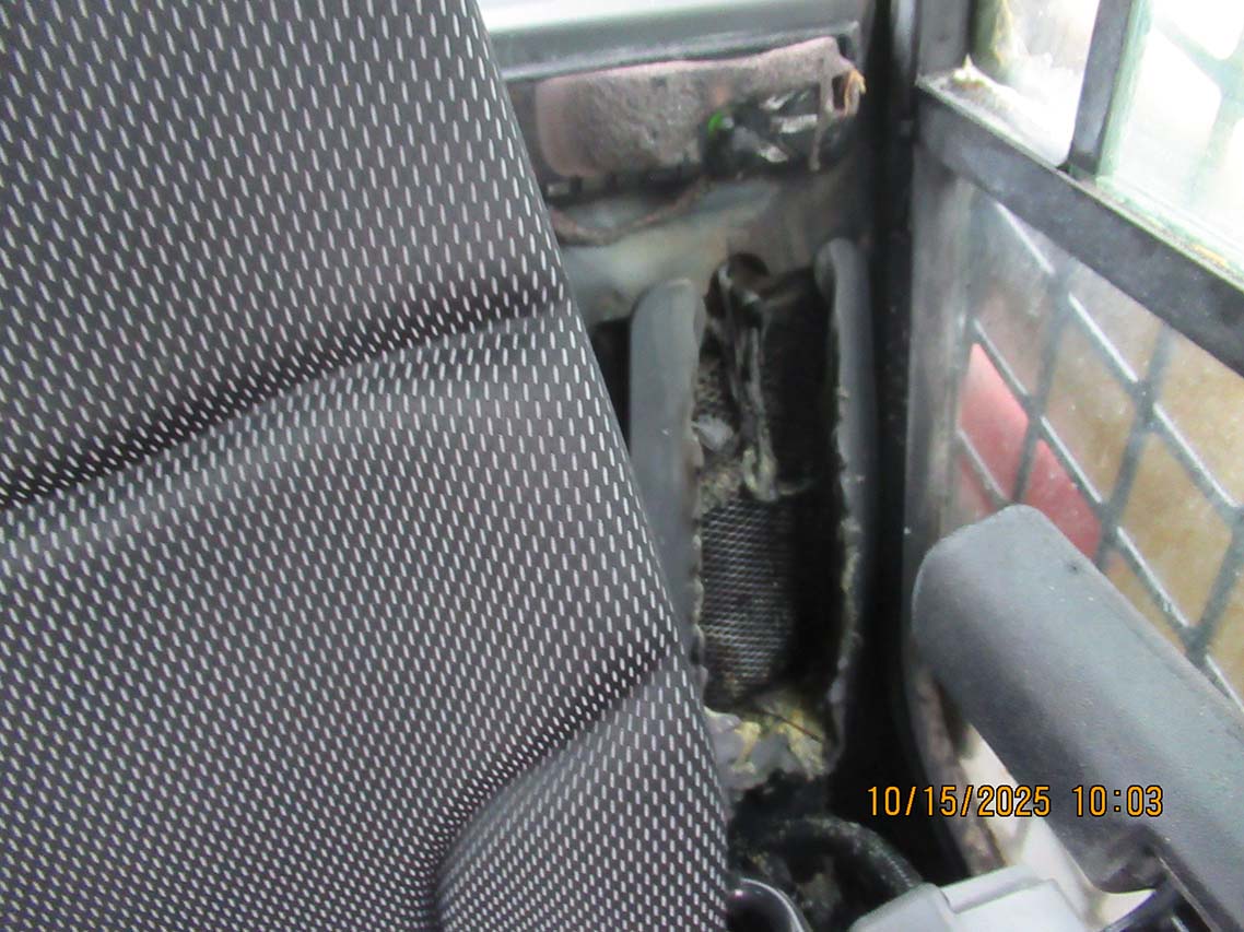 2021 Caterpillar 242D3 Skid Steer - Image 7