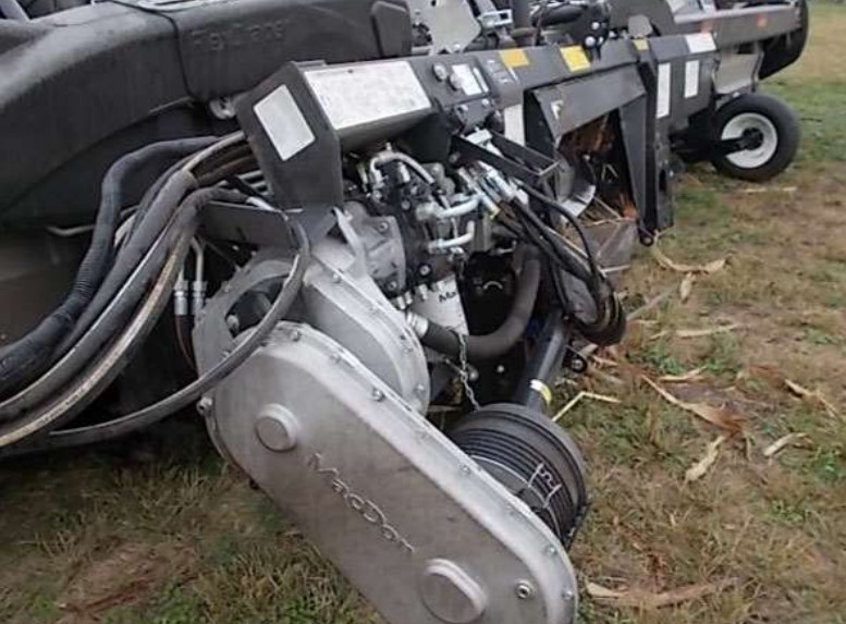 2022 MacDon FD240 Header - Image 19