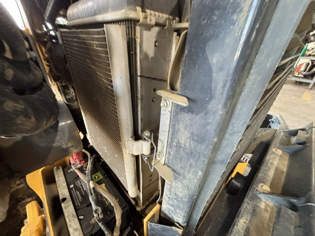 2023 John Deere 333G Skid Steer - Image 15