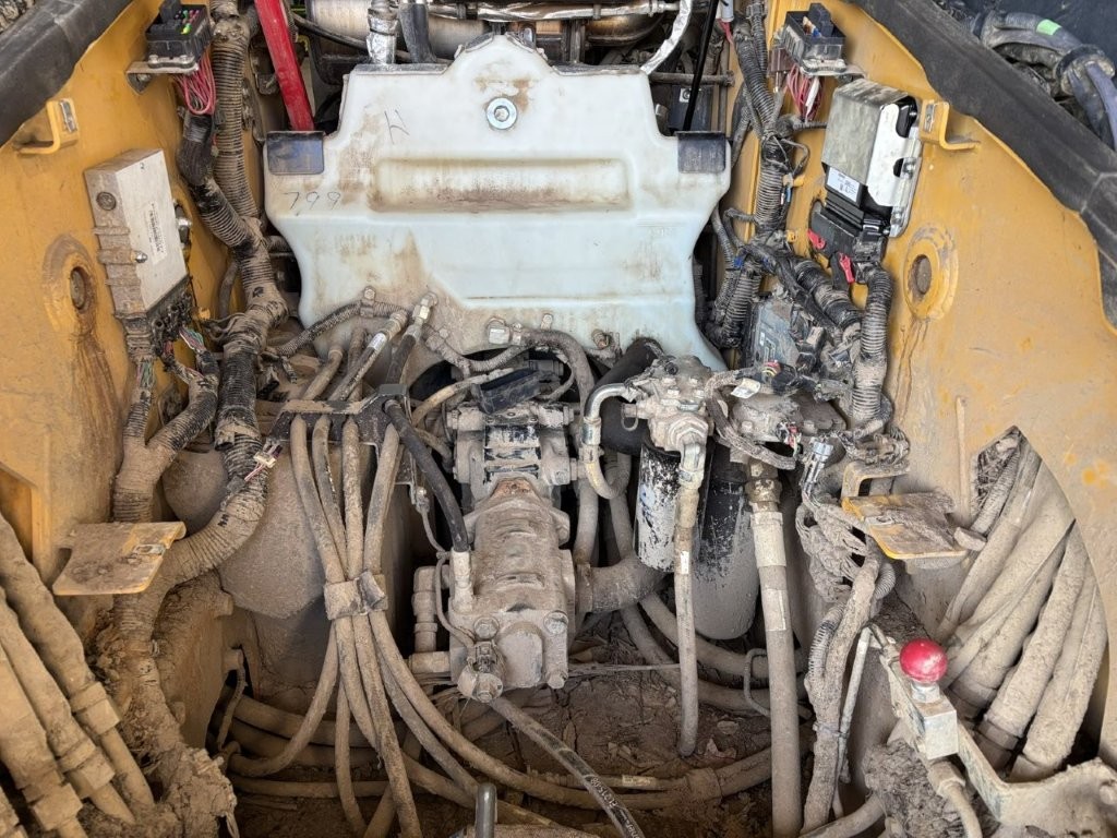 2023 John Deere 333G Skid Steer - Image 18