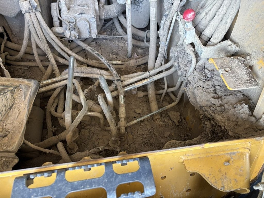 2023 John Deere 333G Skid Steer - Image 21