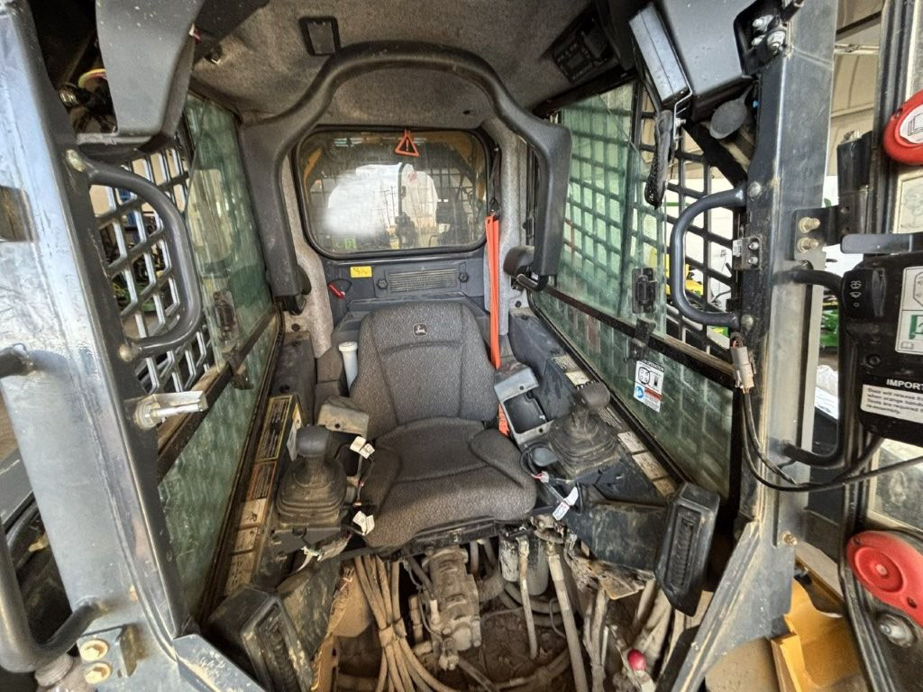2023 John Deere 333G Skid Steer - Image 22