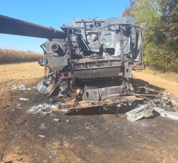 2023 John Deere s770 Combine and Header - Image 2