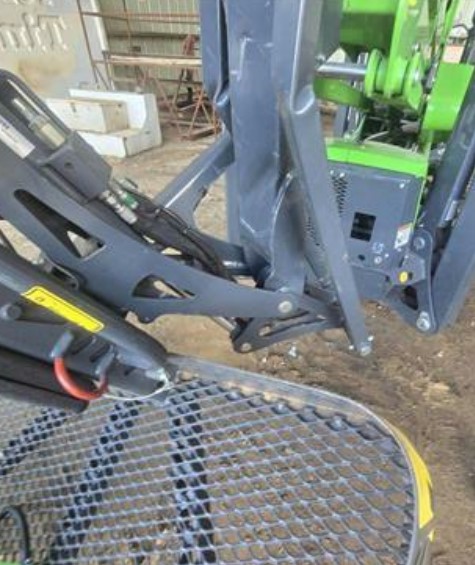 2024 Leguan 225 Tracked Lift - Image 13