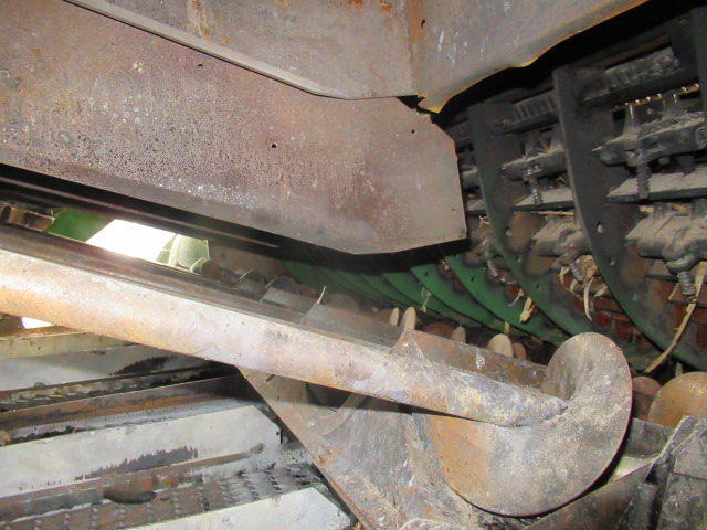 1992 John Deere 9600 Combine - Image 6