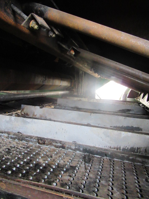 1992 John Deere 9600 Combine - Image 9