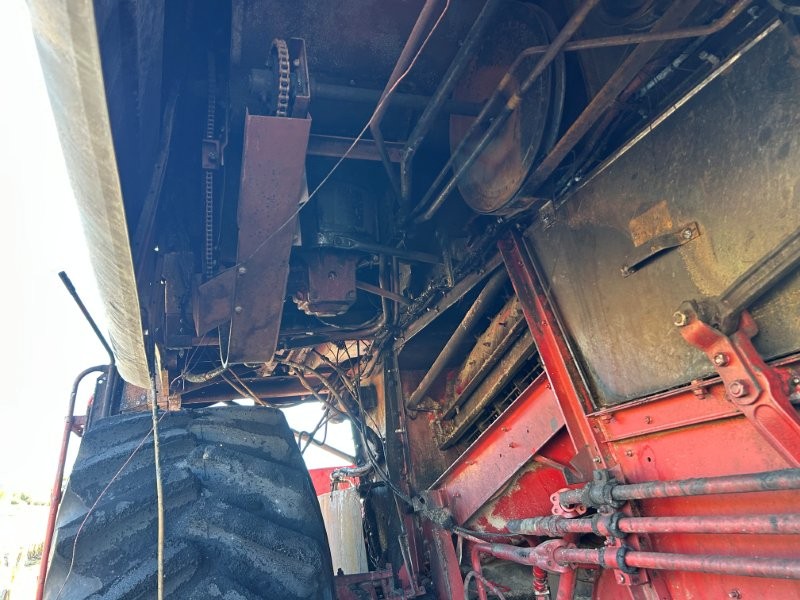1988 CASE IH 1640 Combine - Image 11
