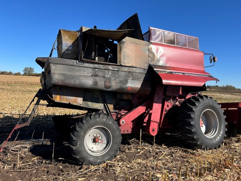 1988 CASE IH 1640 Combine - Image 5