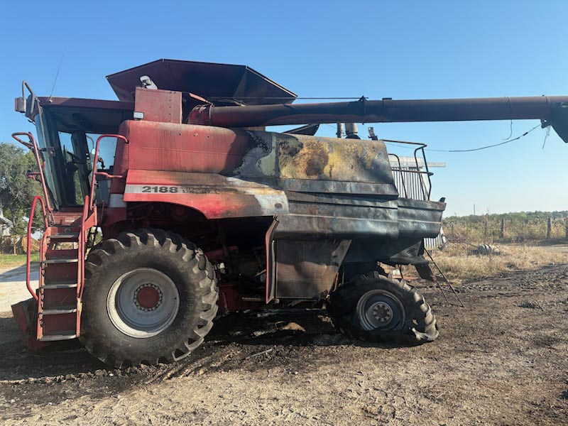 CASE IH 2188 Combine - Image 3