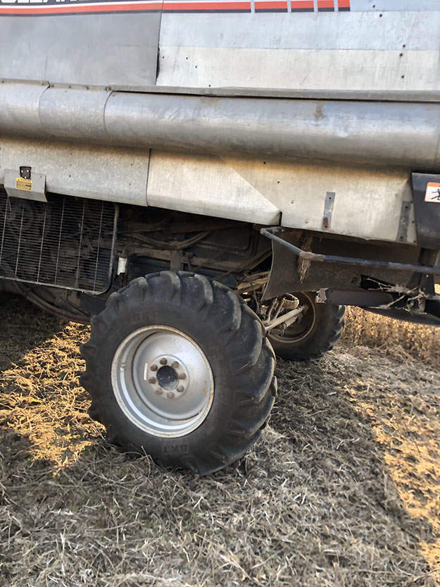 1992 Gleaner R52 Combine - Image 5