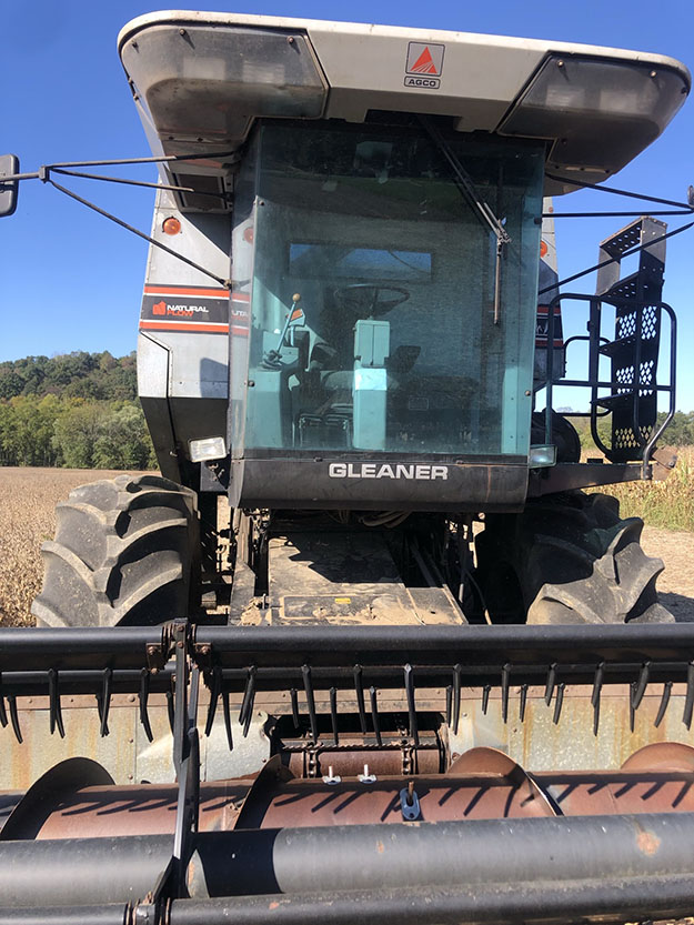 1992 Gleaner R52 Combine - Image 6