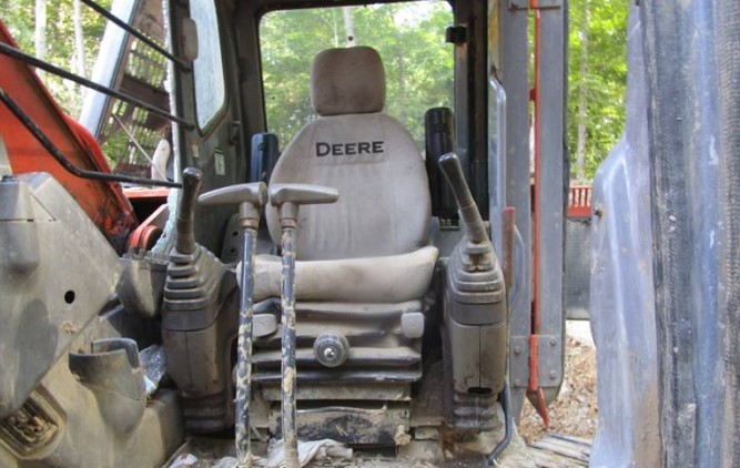 2007 Hitachi ZX160LC Excavator - Image 11