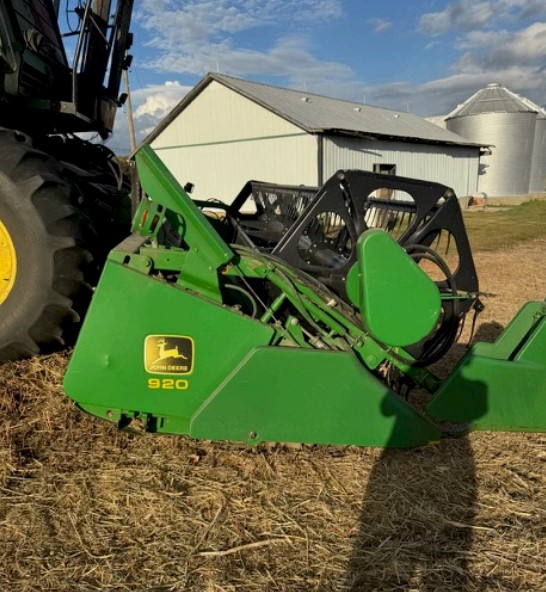 John Deere 7720 Turbo Combine and Header - Image 5