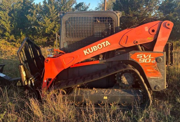 2014 Kubota SVL90-2 Compact Track Loader - Image 3