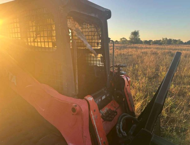 2014 Kubota SVL90-2 Compact Track Loader - Image 5