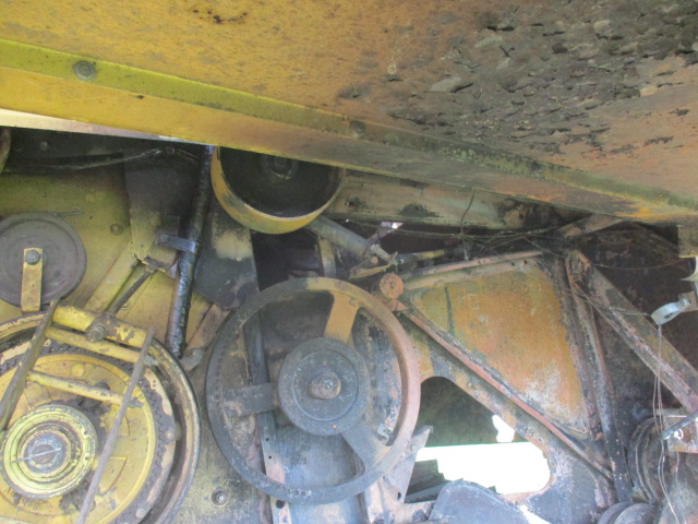 1997 New Holland TR98 Combine - Image 15