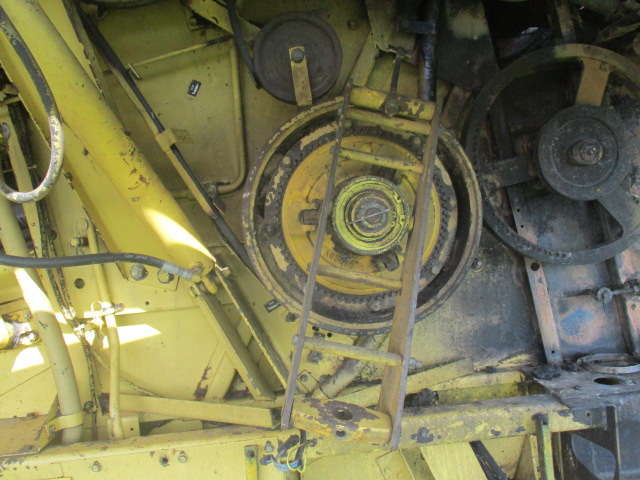 1997 New Holland TR98 Combine - Image 16