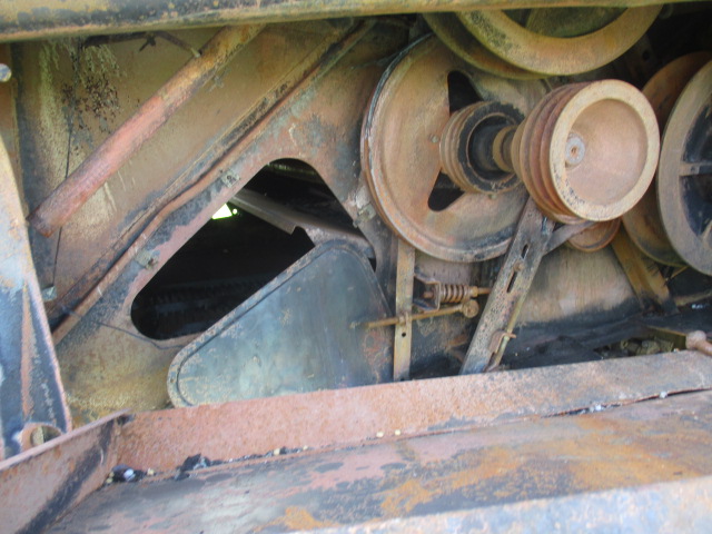 1997 New Holland TR98 Combine - Image 25