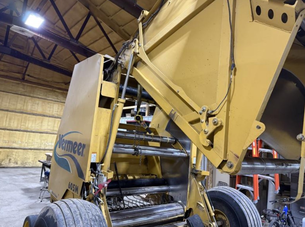 Vermeer 605M Baler - Image 2