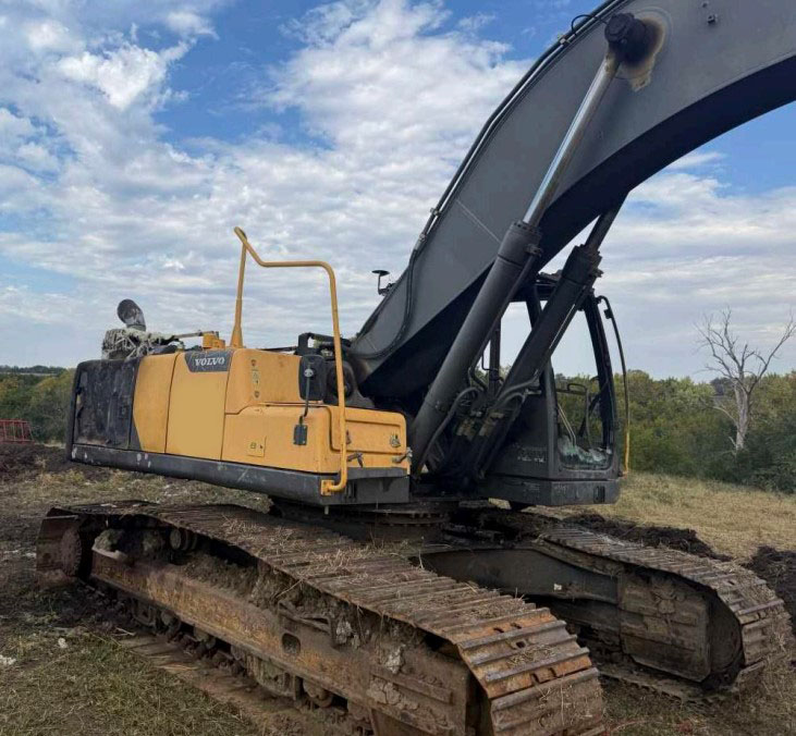 2012 Volvo EC300DL Excavator - Image 6