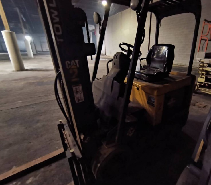Caterpillar Electric Forklifts - Image 2