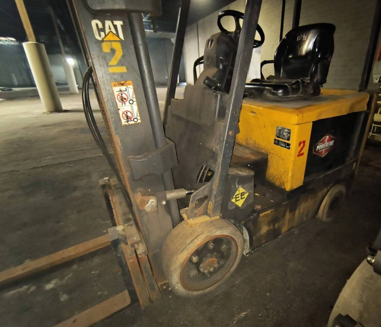 Caterpillar Electric Forklifts - Image 4