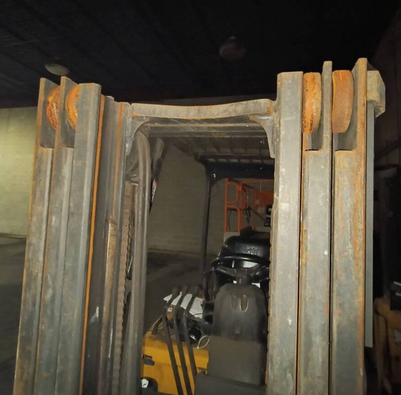 Caterpillar Electric Forklifts - Image 8