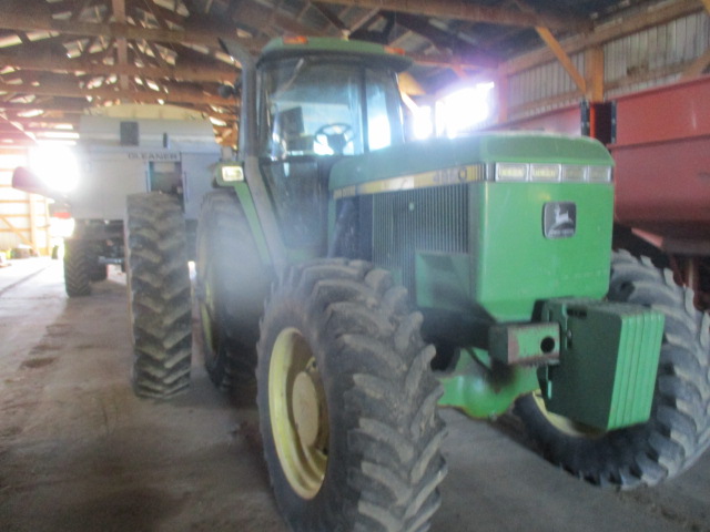 1990 John Deere 4955 Tractor - Image 10