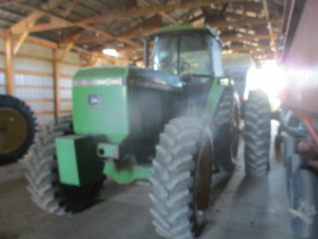 1990 John Deere 4955 Tractor - Image 11