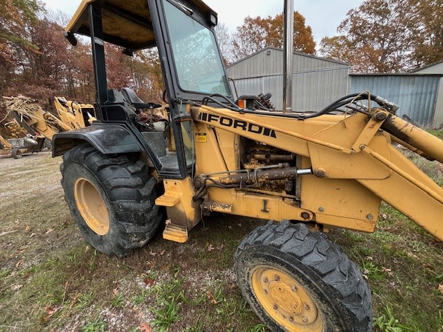 1993 Ford 455D Backhoe - Image 5
