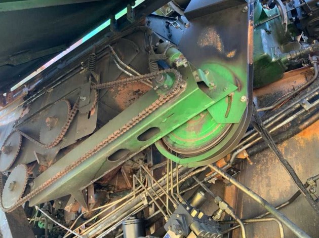 1996 John Deere 9600 Combine w/ 2000 John Deere 925 Header - Image 19