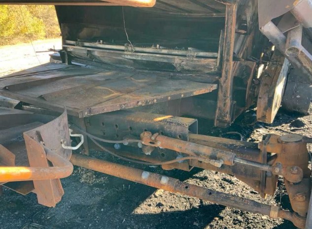 1996 John Deere 9600 Combine w/ 2000 John Deere 925 Header - Image 22