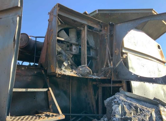 1996 John Deere 9600 Combine w/ 2000 John Deere 925 Header - Image 23