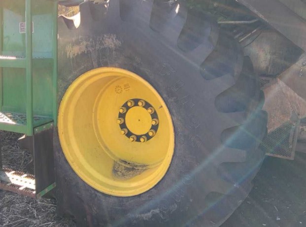 1996 John Deere 9600 Combine w/ 2000 John Deere 925 Header - Image 28