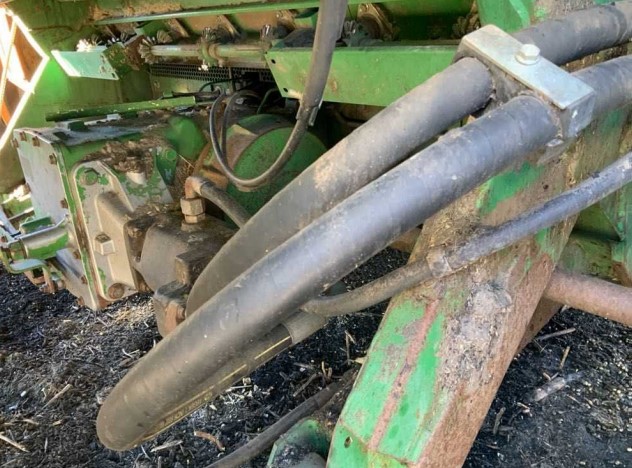 1996 John Deere 9600 Combine w/ 2000 John Deere 925 Header - Image 30