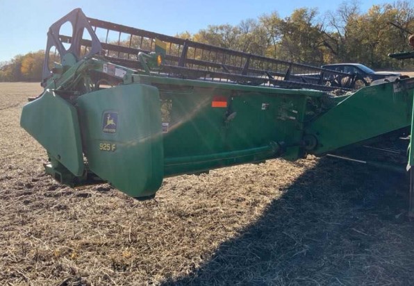 1996 John Deere 9600 Combine w/ 2000 John Deere 925 Header - Image 4