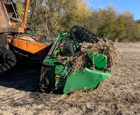 1996 John Deere 9600 Combine w/ 2000 John Deere 925 Header - Image 5