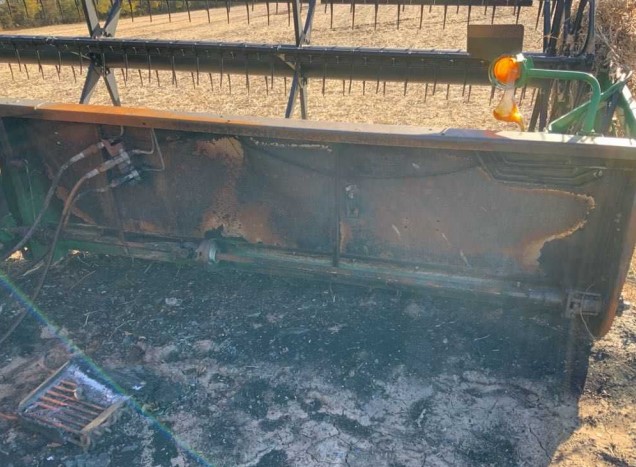 1996 John Deere 9600 Combine w/ 2000 John Deere 925 Header - Image 7