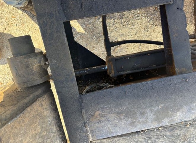 1996 Trail Boss 50 Ton 48′ Tri-Axle 9′ Trailer - Image 14