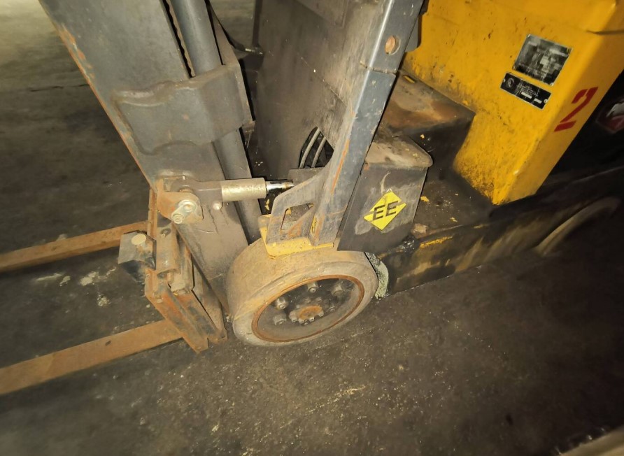 Caterpillar Electric Forklifts - Image 20