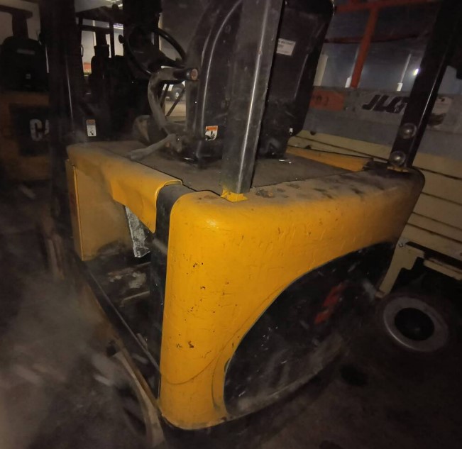 Caterpillar Electric Forklifts - Image 11