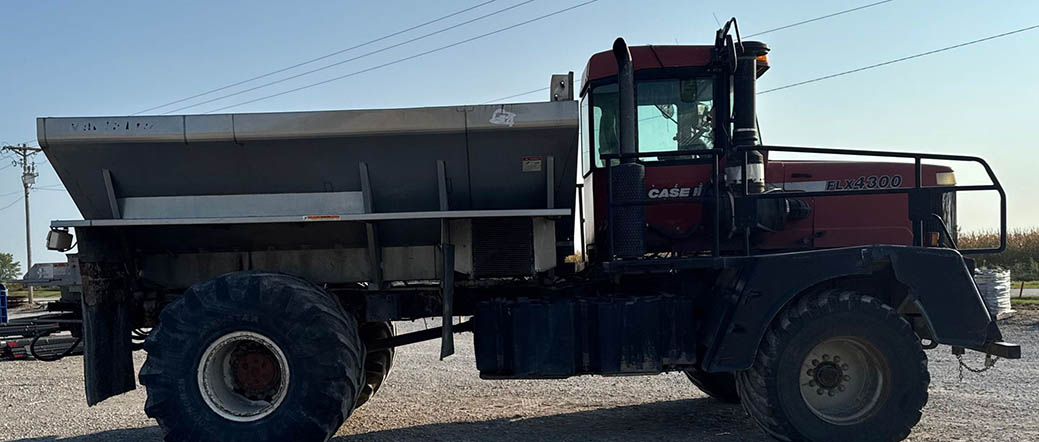 2002 Case IH FLX4300 Floater - Image 2