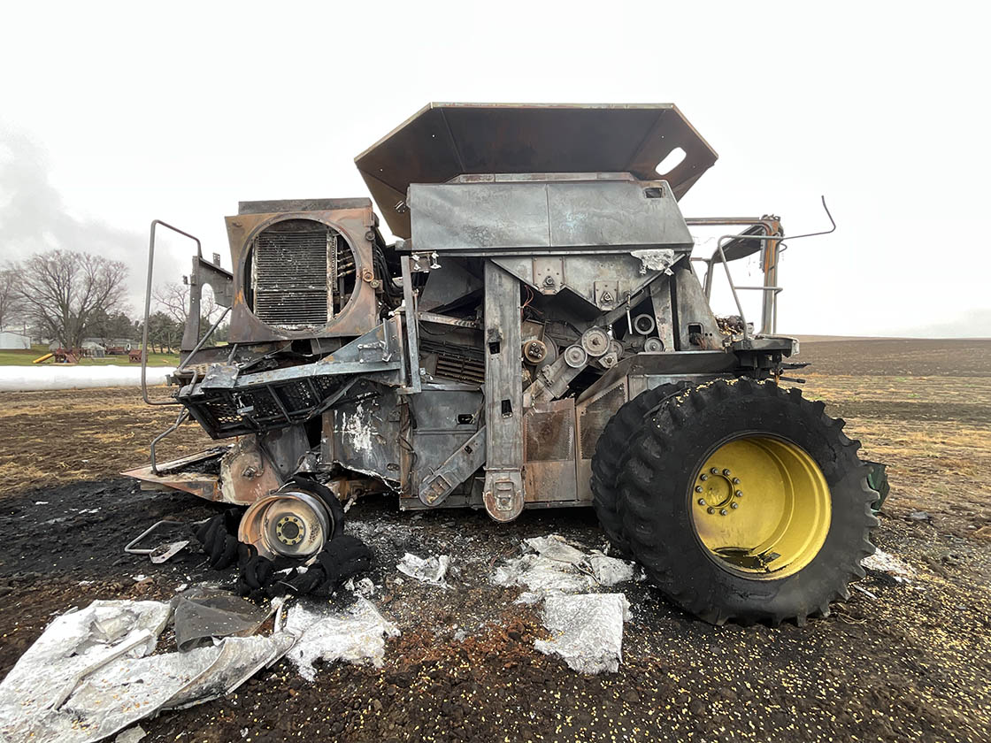 2002 John Deere 9650 Combine - Image 4