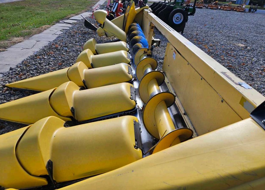 2002 New Holland 96C Header - Image 4