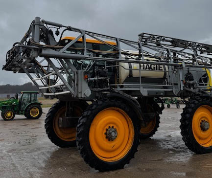 2004 Hagie STS10 Sprayer