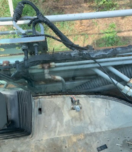 2004 Hagie STS10 Sprayer - Image 5