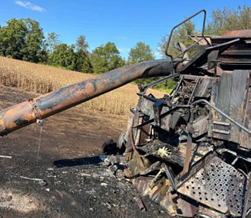 2005 John Deere 9560 Combine w/ Header - Image 7