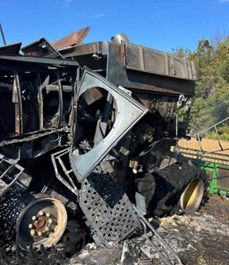 2005 John Deere 9560 Combine w/ Header - Image 6