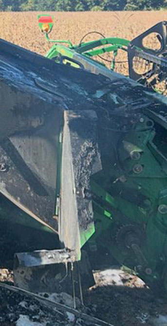 2005 John Deere 9560 Combine w/ Header - Image 4